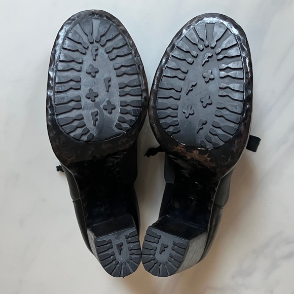 John Fluevog Hopscotch Tag Gray & Black Mary Jane Heels 9.5 - Picture 4 of 4